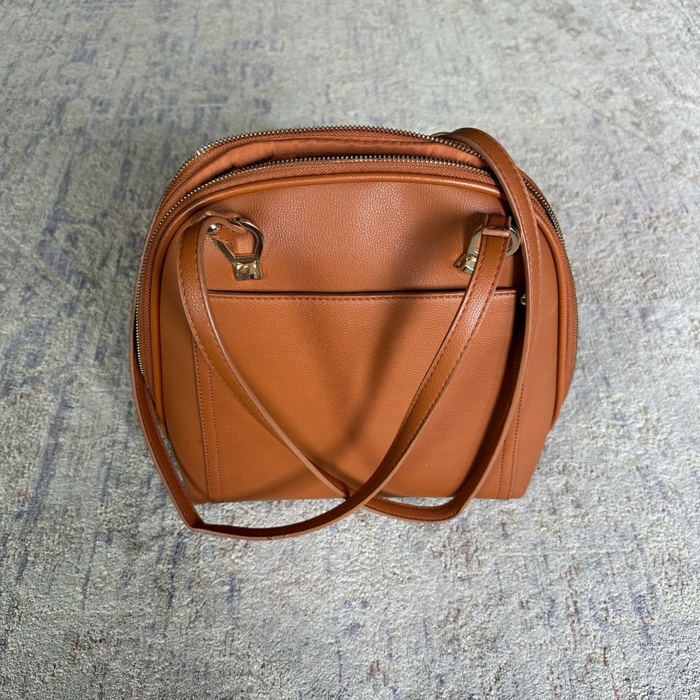Crossbody x Backpack Convertible Bag
